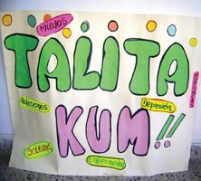 Come dice il cartellone, Talita Kum ha lo scopo di aiutare le persone, e i ragazzi in particolare, a superare paura, disperazione, malattia, solitudine, depressione, rabbia e le diverse dipendenze di cui sono vittime.